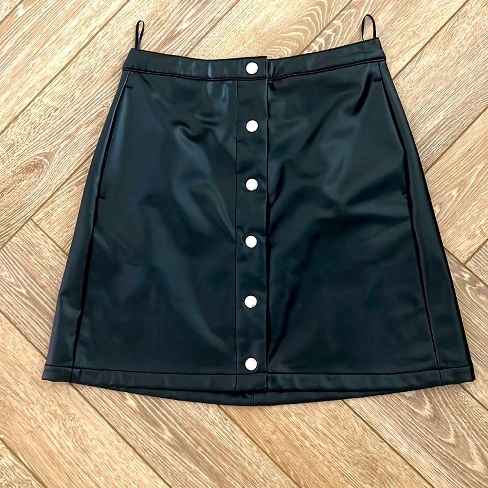 GU Medium Faux Leather Skirt (Super Soft)